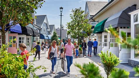 boutiques in kildare village.